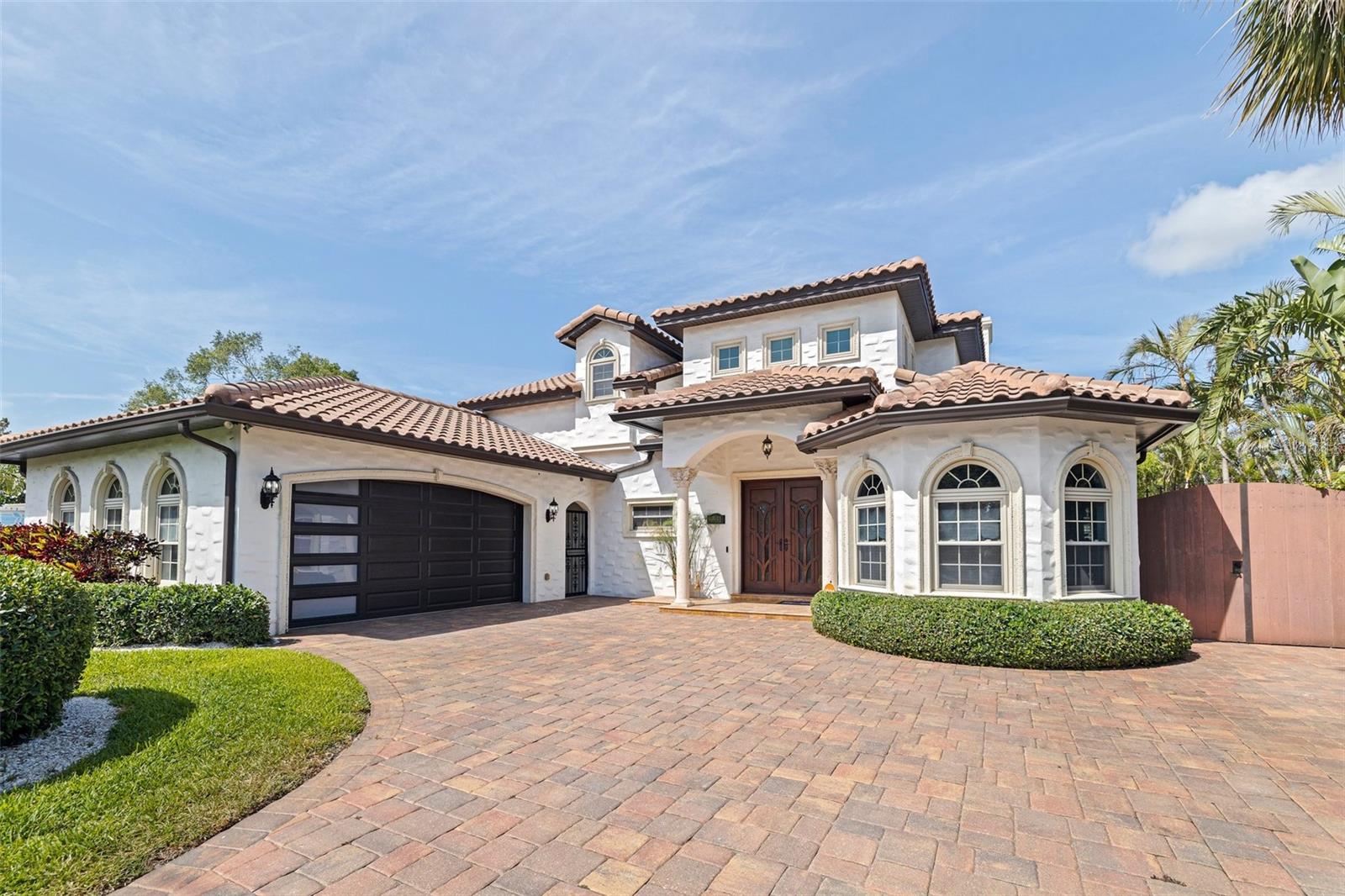 3931 Pompano Drive SE — photo