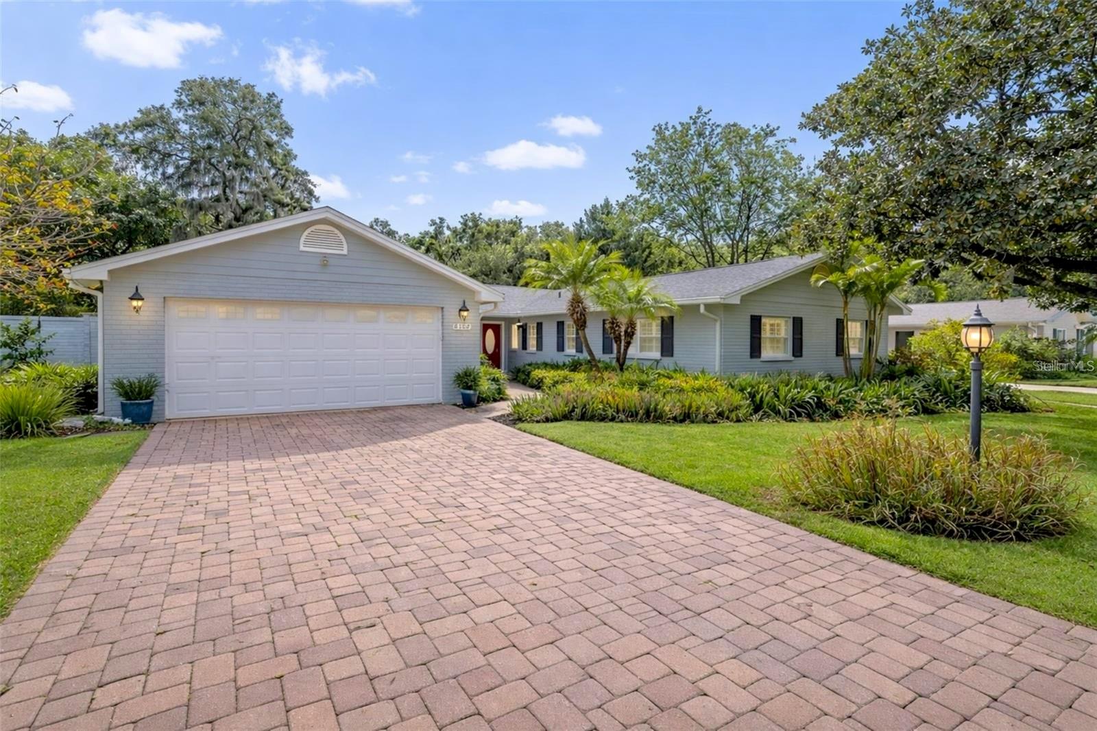 2102 W Kyra Drive — photo