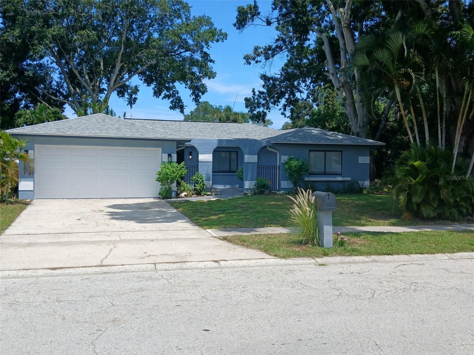 12033 Kay Drive — photo