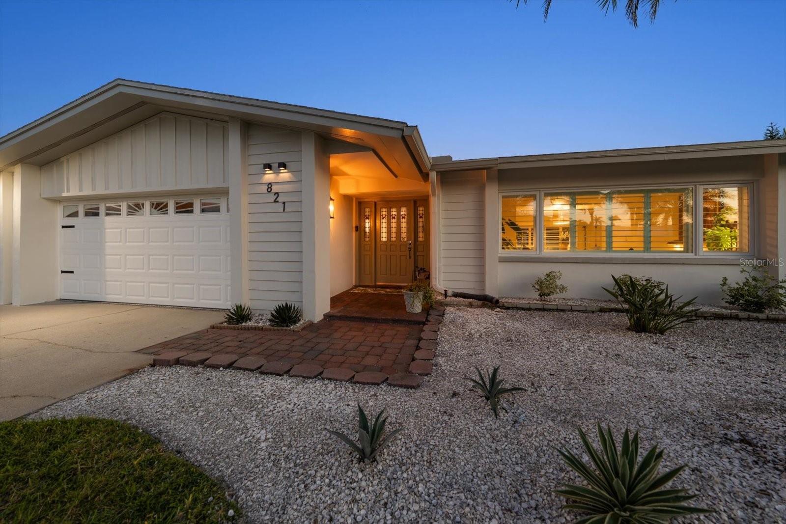 821 Jacaranda Drive — photo