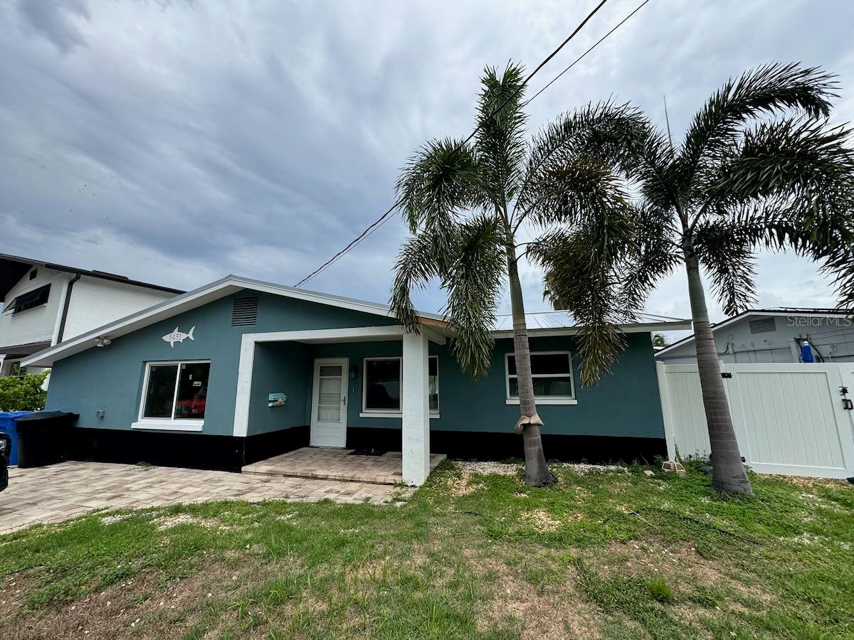 5451 Bayou Grande Boulevard NE — photo
