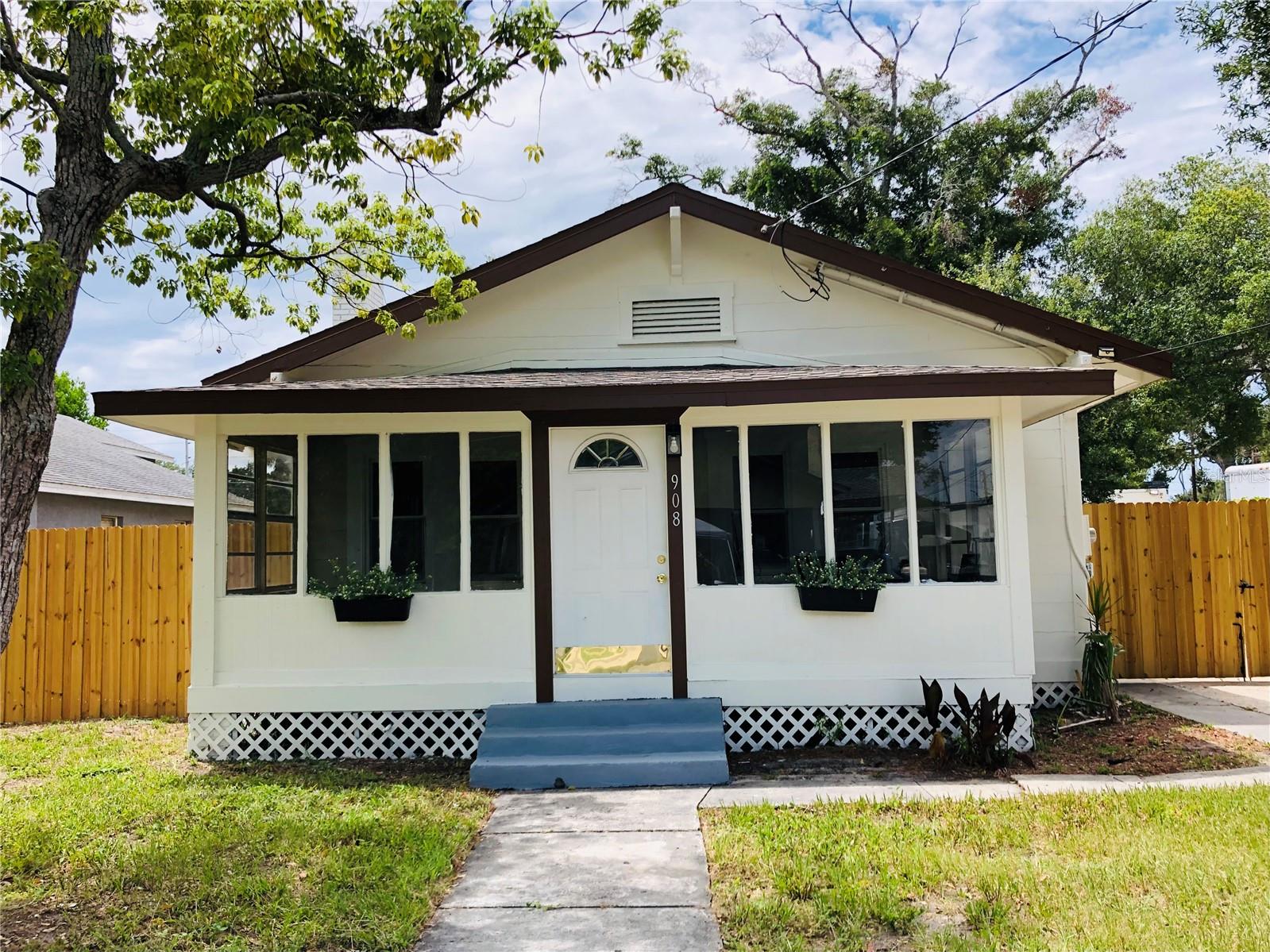 908 Vine Avenue — photo
