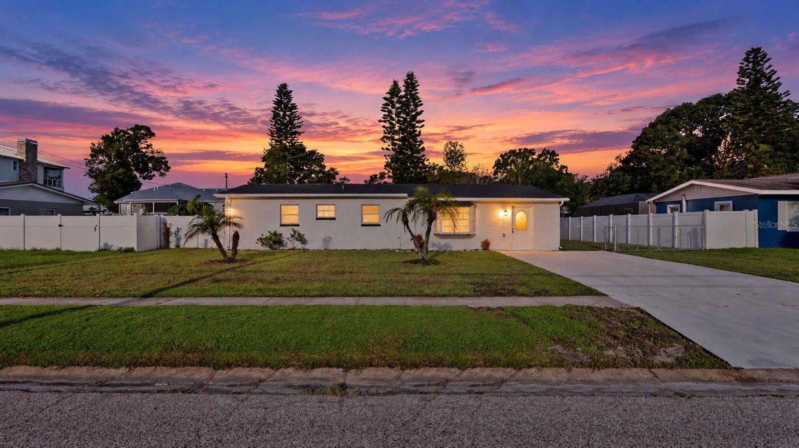 310 Country Club Drive — photo