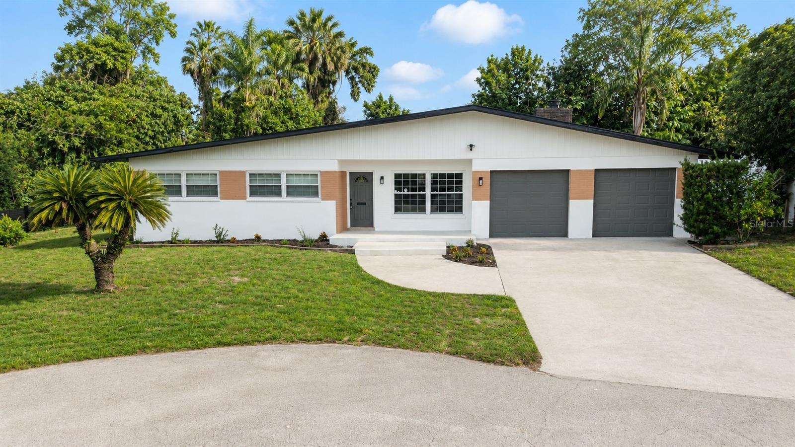 5627 Oakland Drive — photo