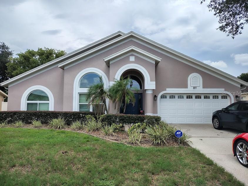 811 Sand Ridge Drive — photo