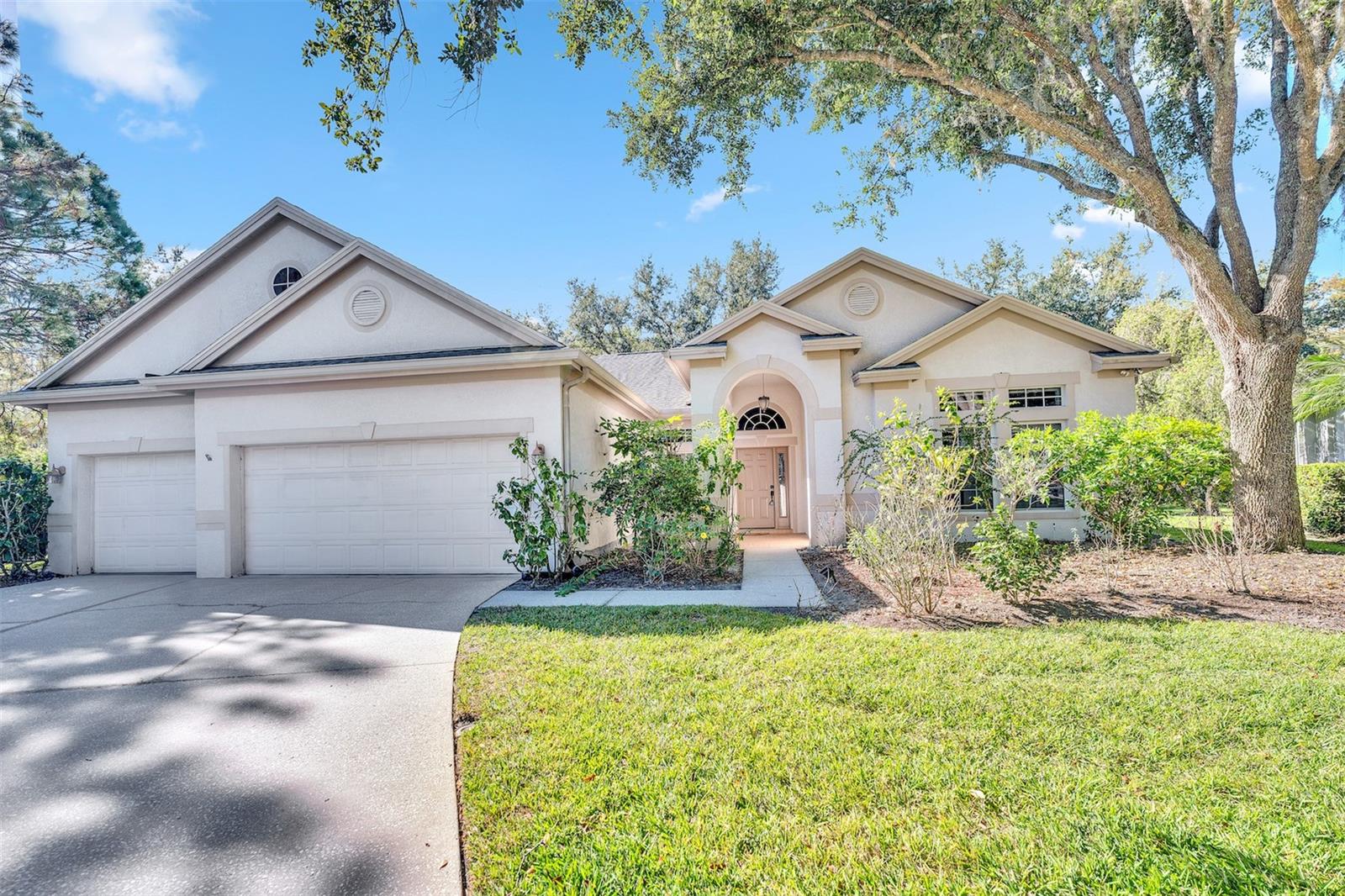 Home in TAMPA, FL 33647 — photo 2