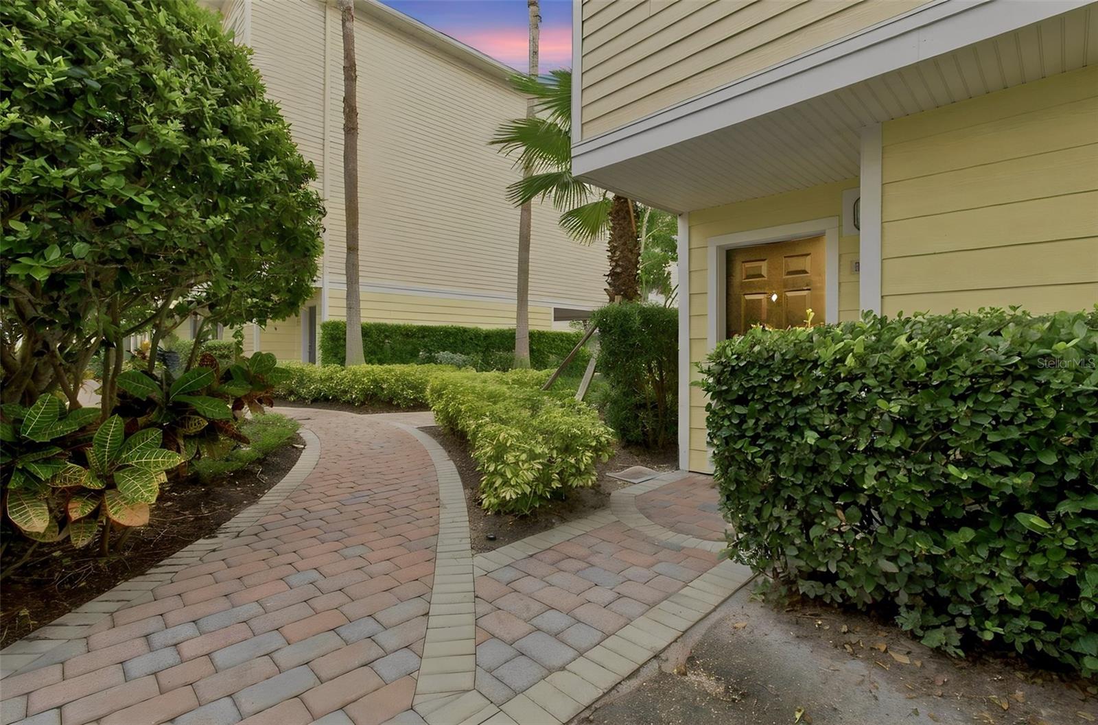 9801 Meadow Field Circle — photo
