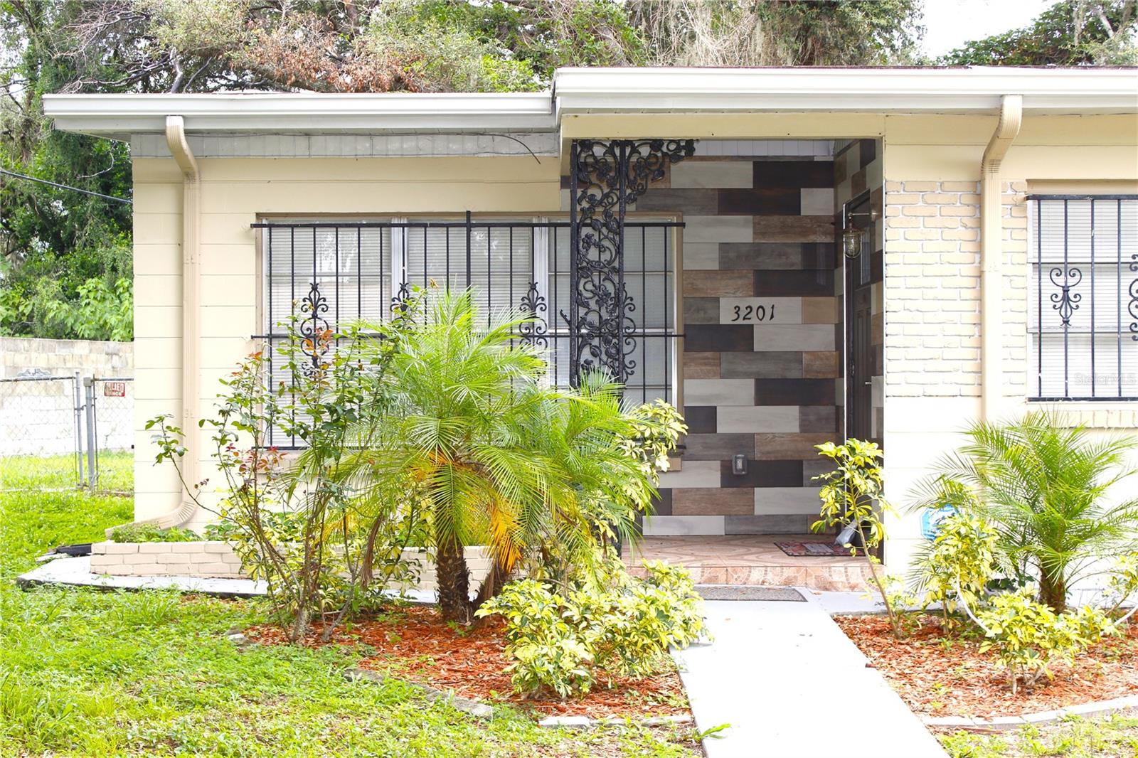 3201 River Grove Drive — photo