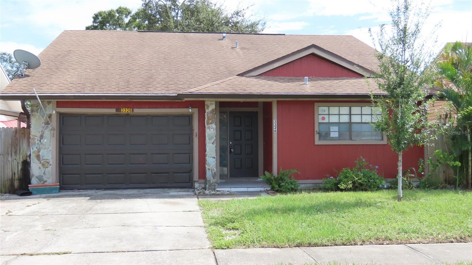 3326 Whispering Drive N — photo