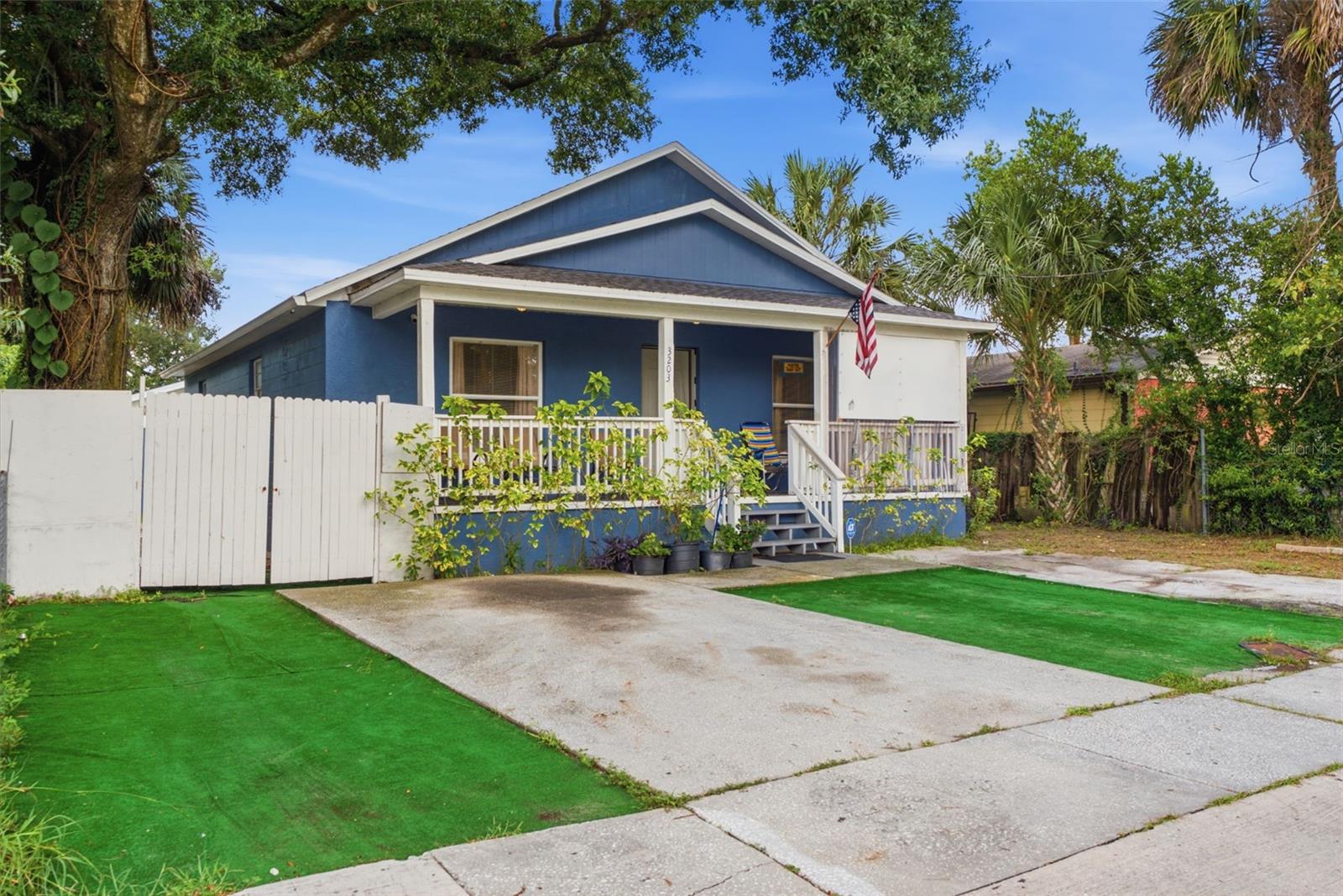 3203 Deleuil Avenue — photo