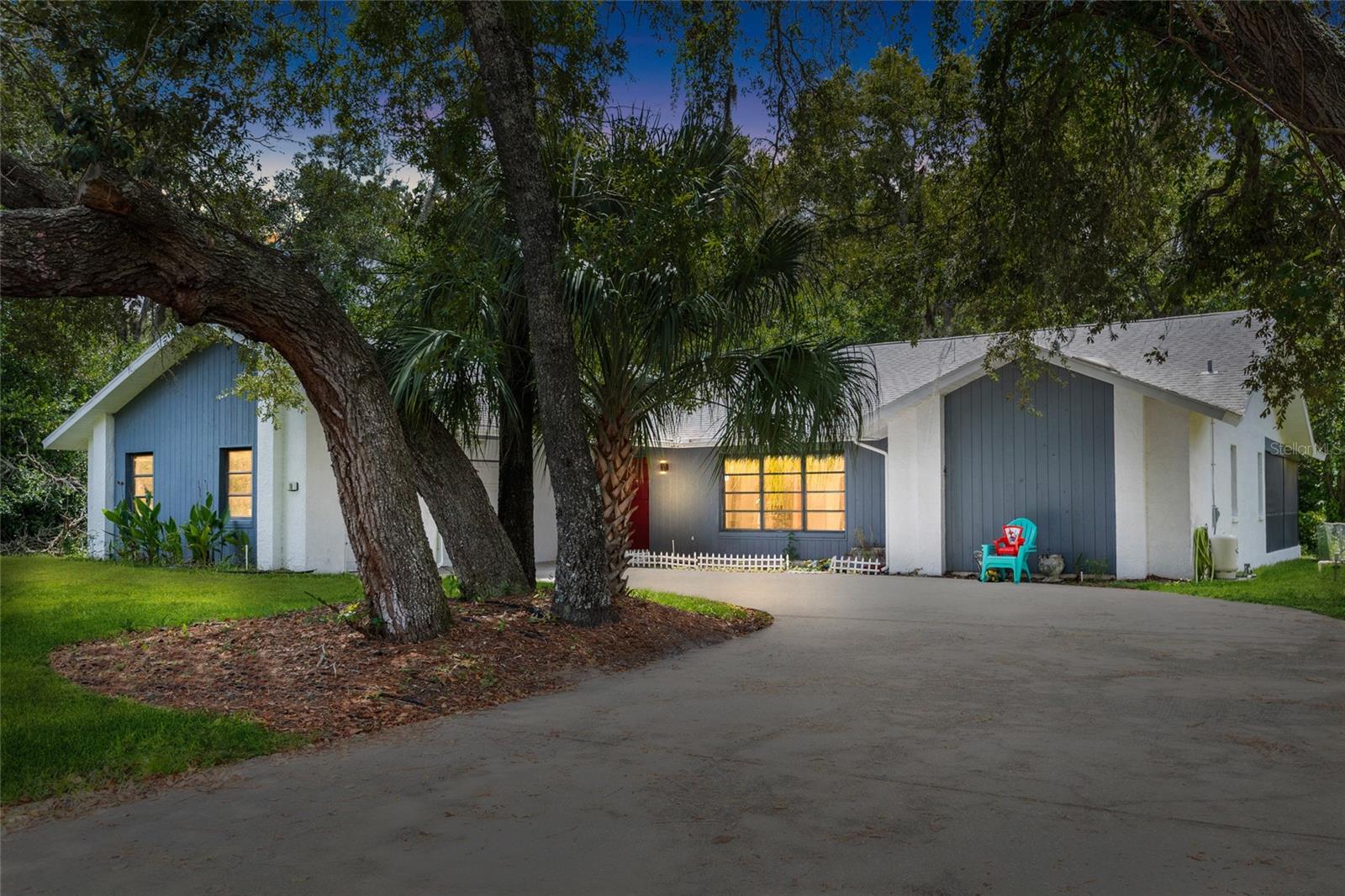 19 Hollyhock Court — photo