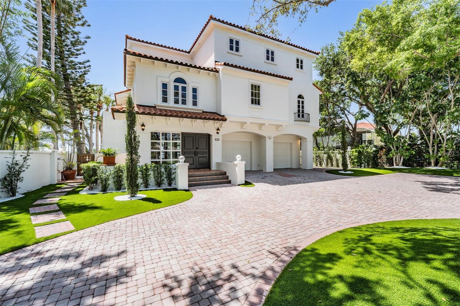 128 Carlyle Drive — photo
