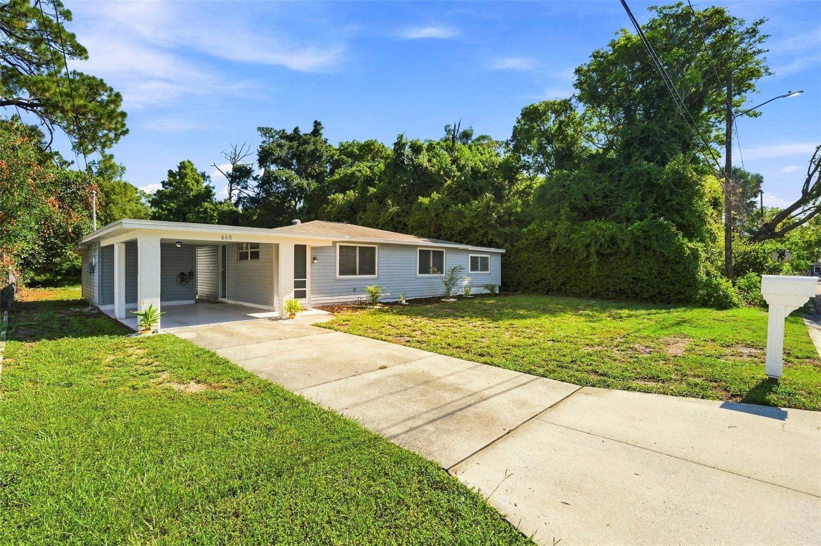 660 Dexter Drive — photo