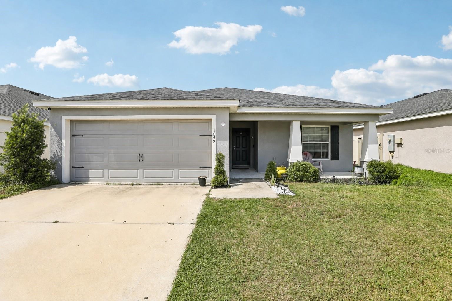 1042 Corso Dr — photo