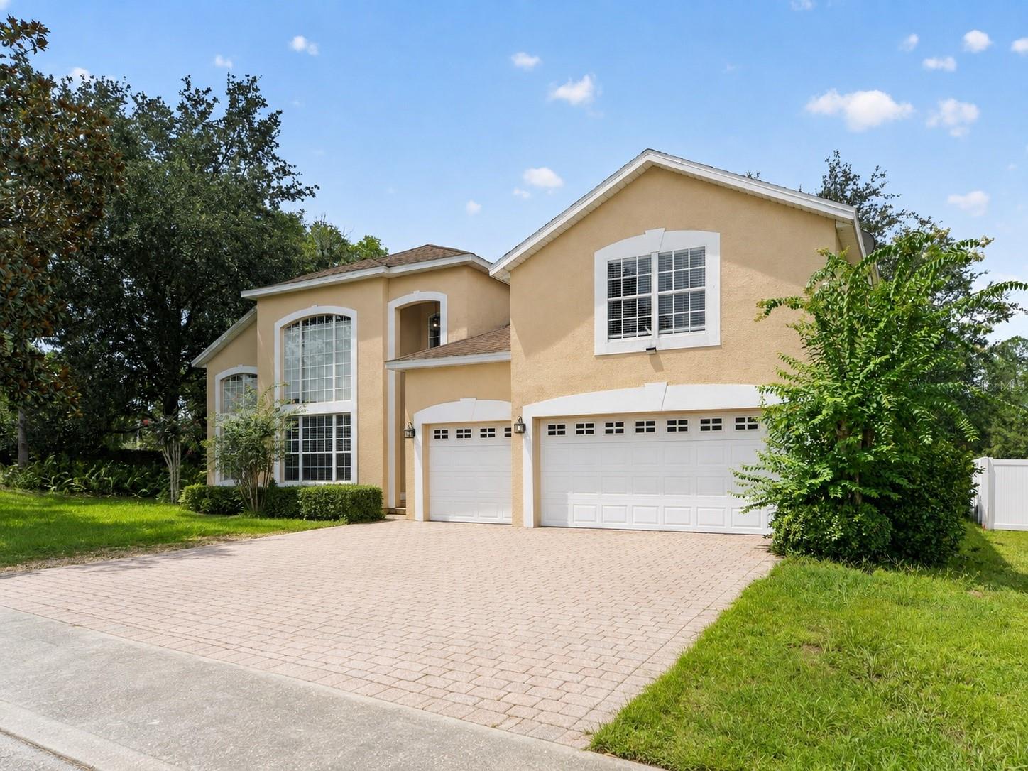 2100 Laurel Blossom Circle — photo