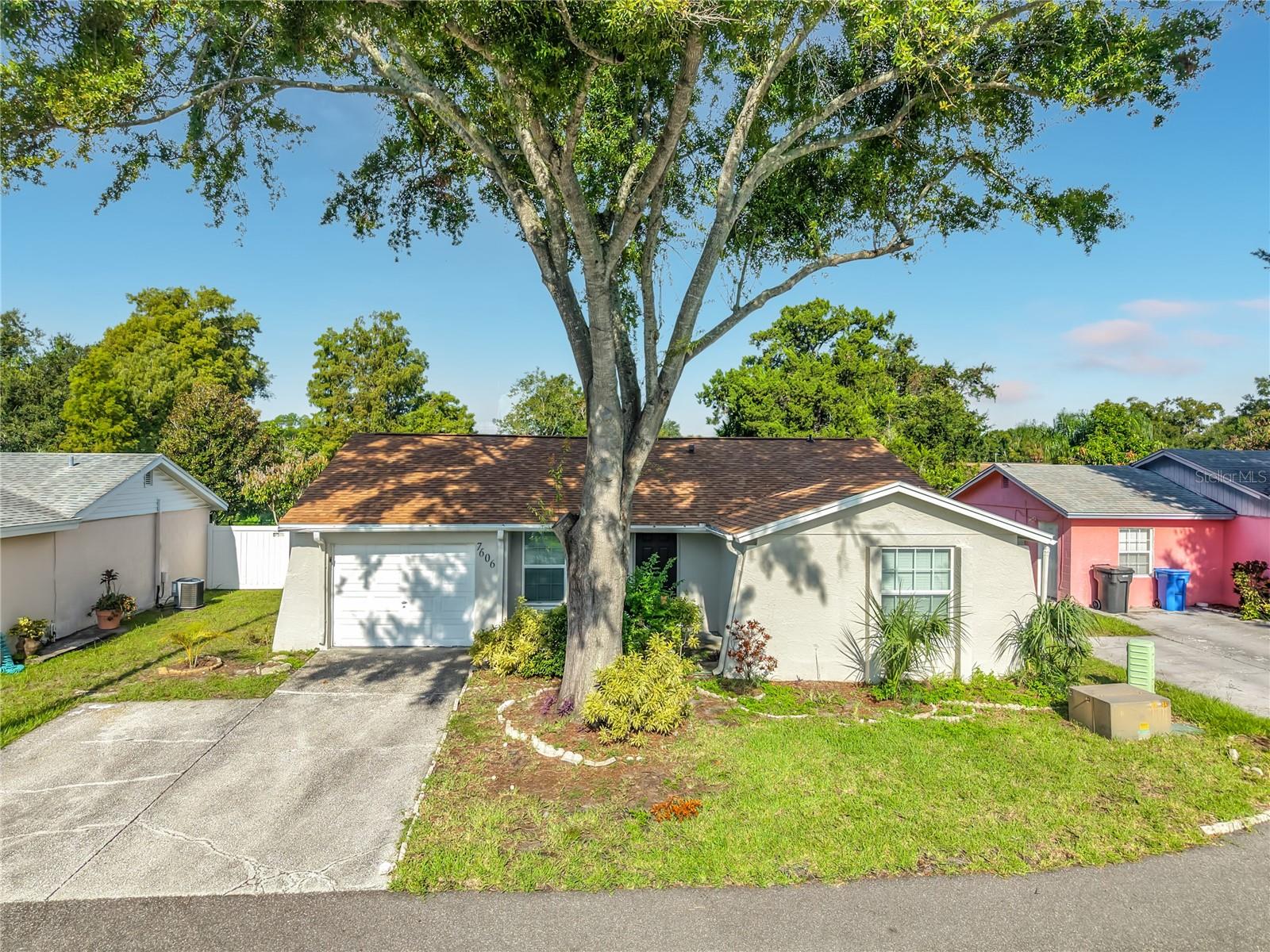 7606 Woodland Oaks Court — photo