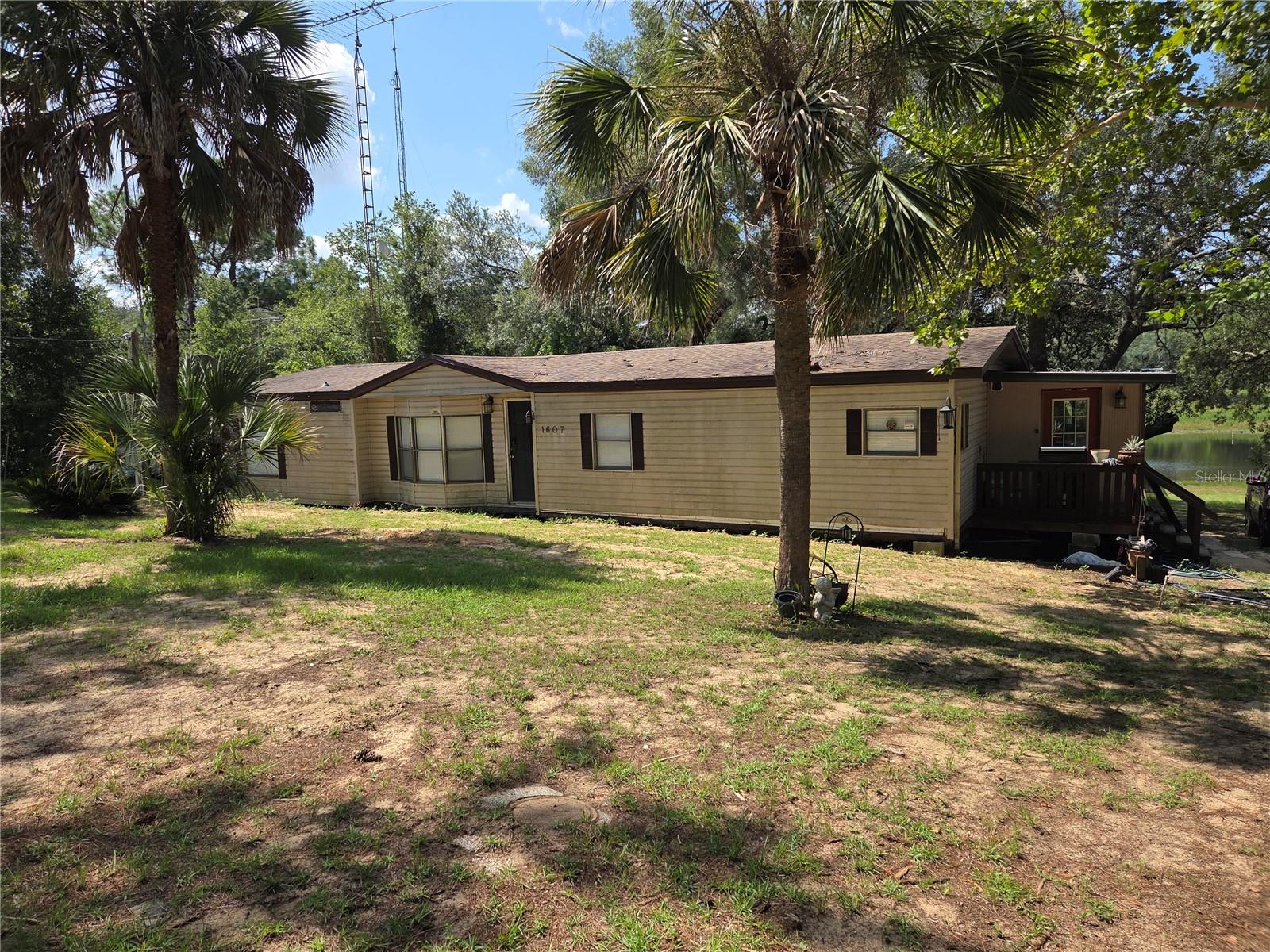 1607 Twin Lakes Boulevard — photo