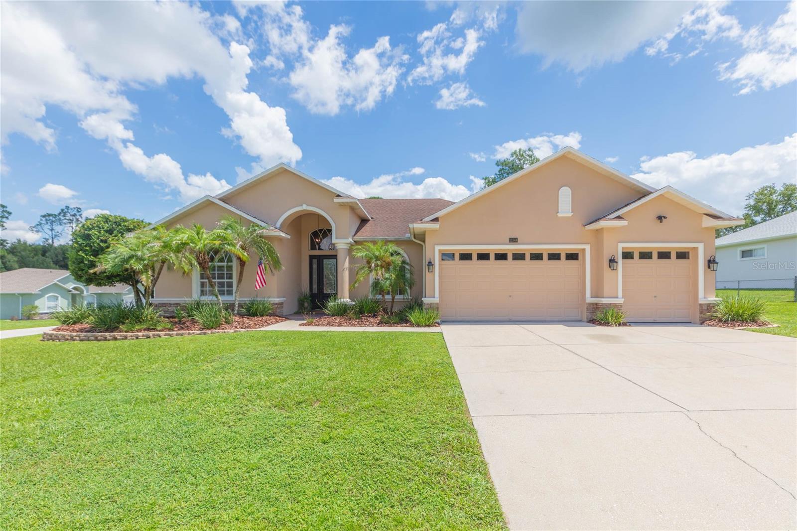 11544 Pine Hollow Way — photo