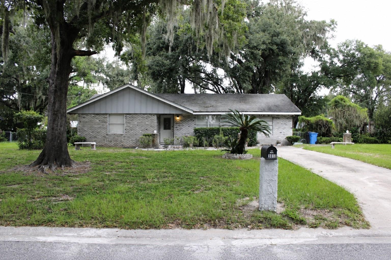 3010 Oakview Lane — photo