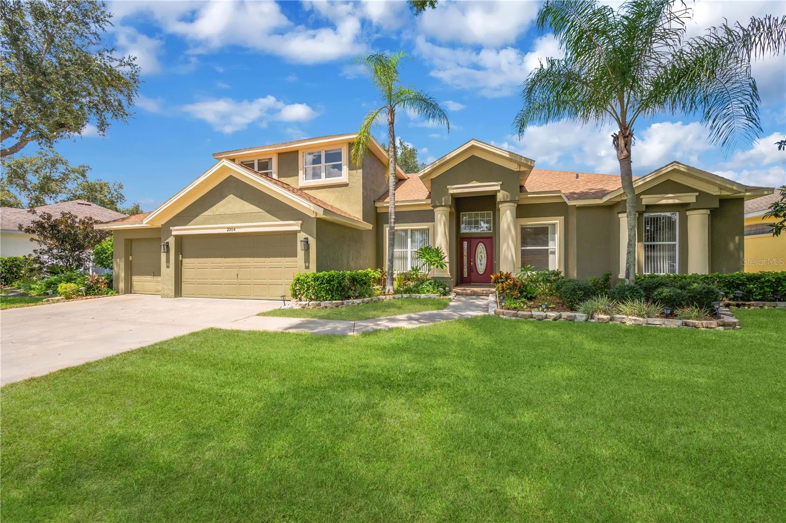 2304 Delamere Court — photo