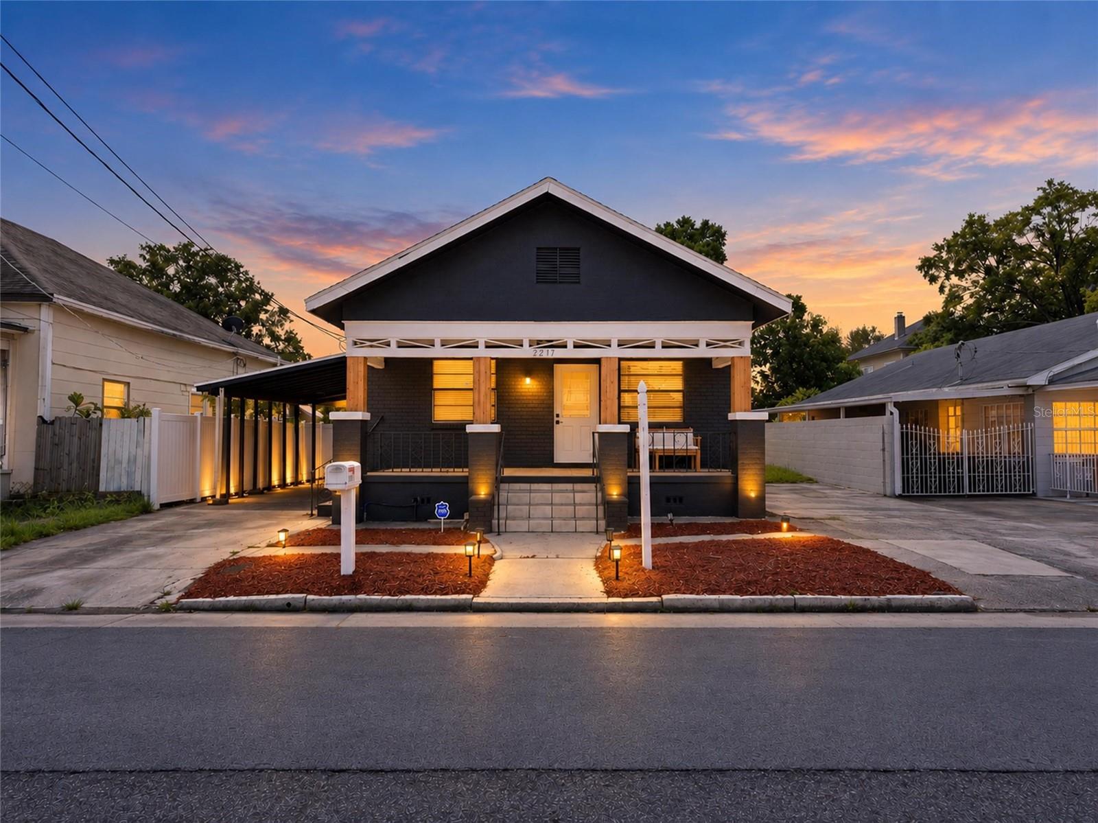 2217 Corrine Street — photo
