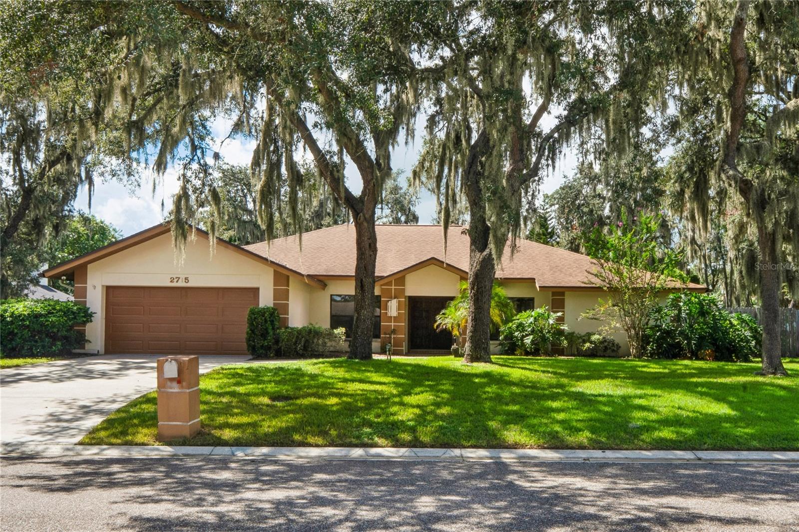 2715 Laurel Oak Drive — photo