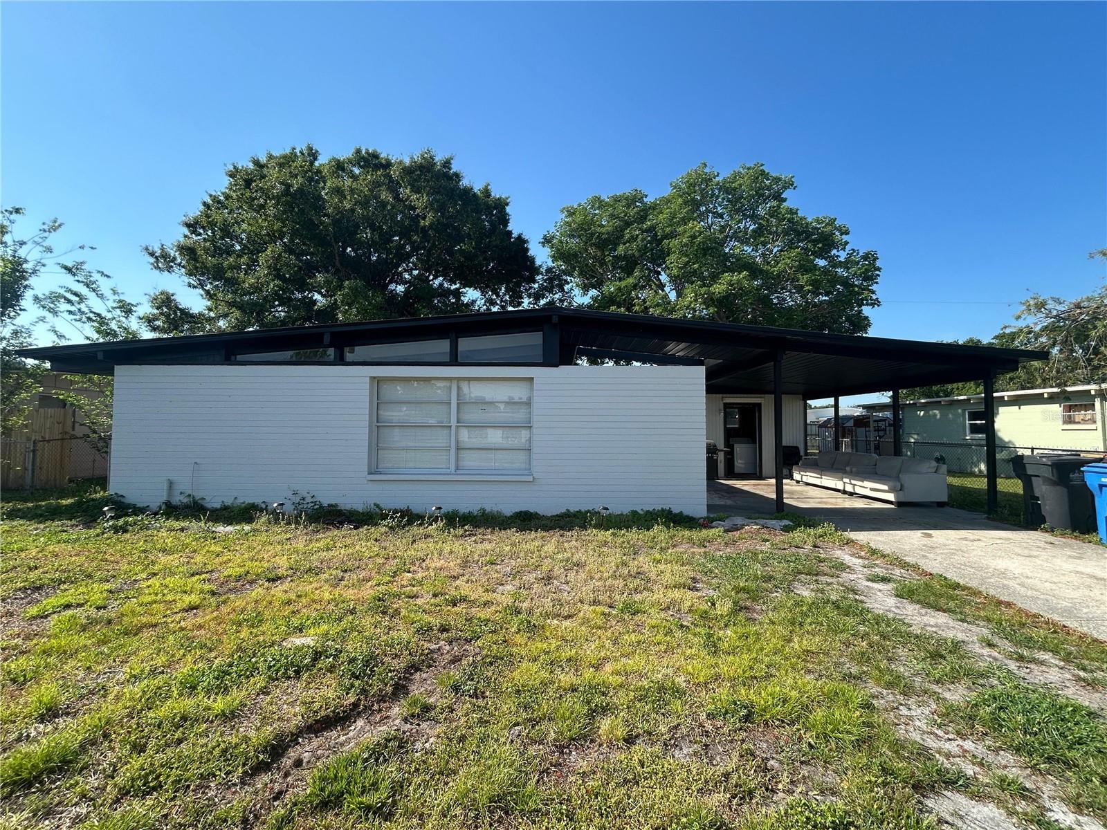7615 Lavender Lane — photo