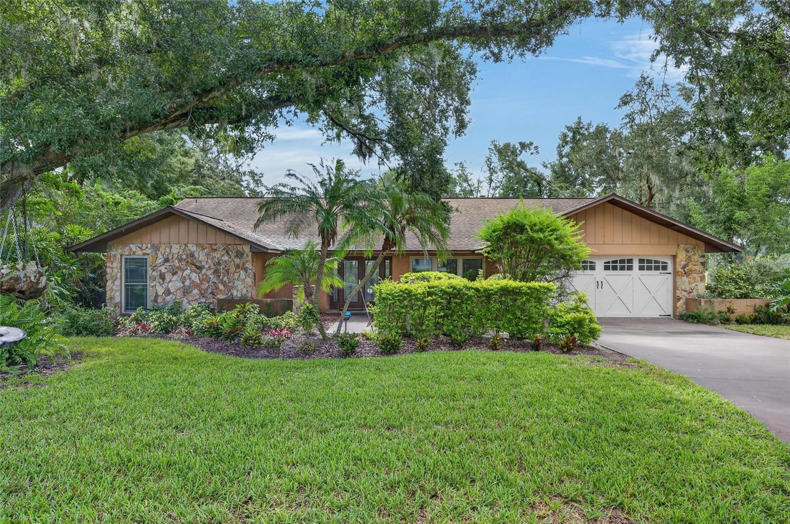 2203 Greenhills Drive — photo