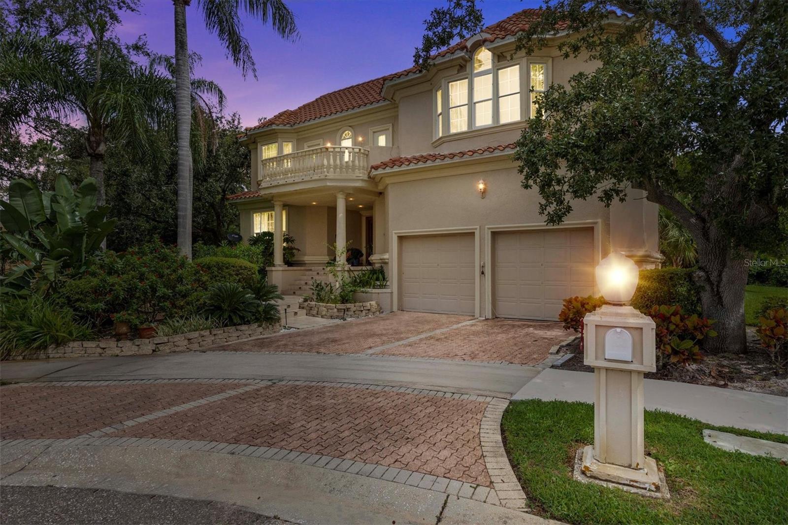 5914 la Rosa Lane — photo