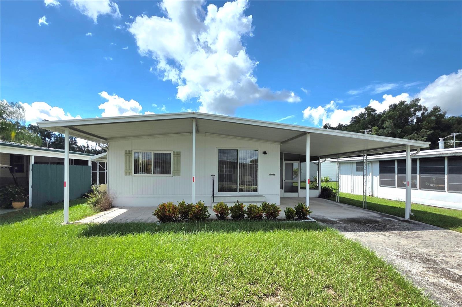 37048 Lois Avenue — photo
