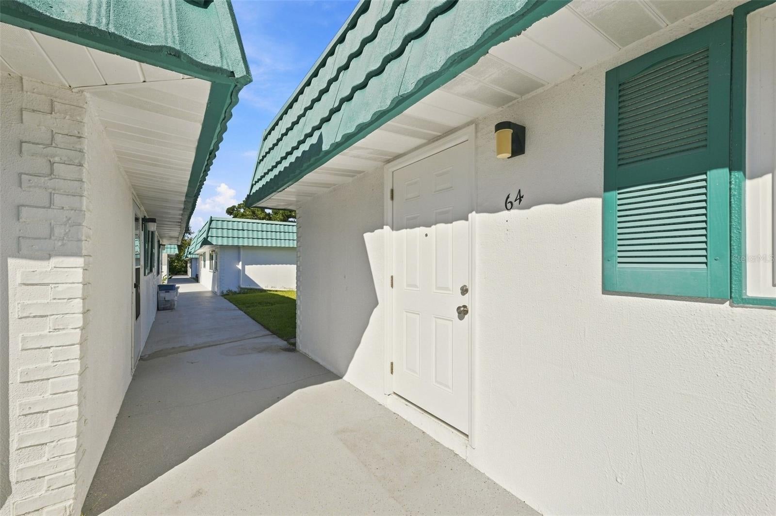 205 Kings Boulevard 64 — photo