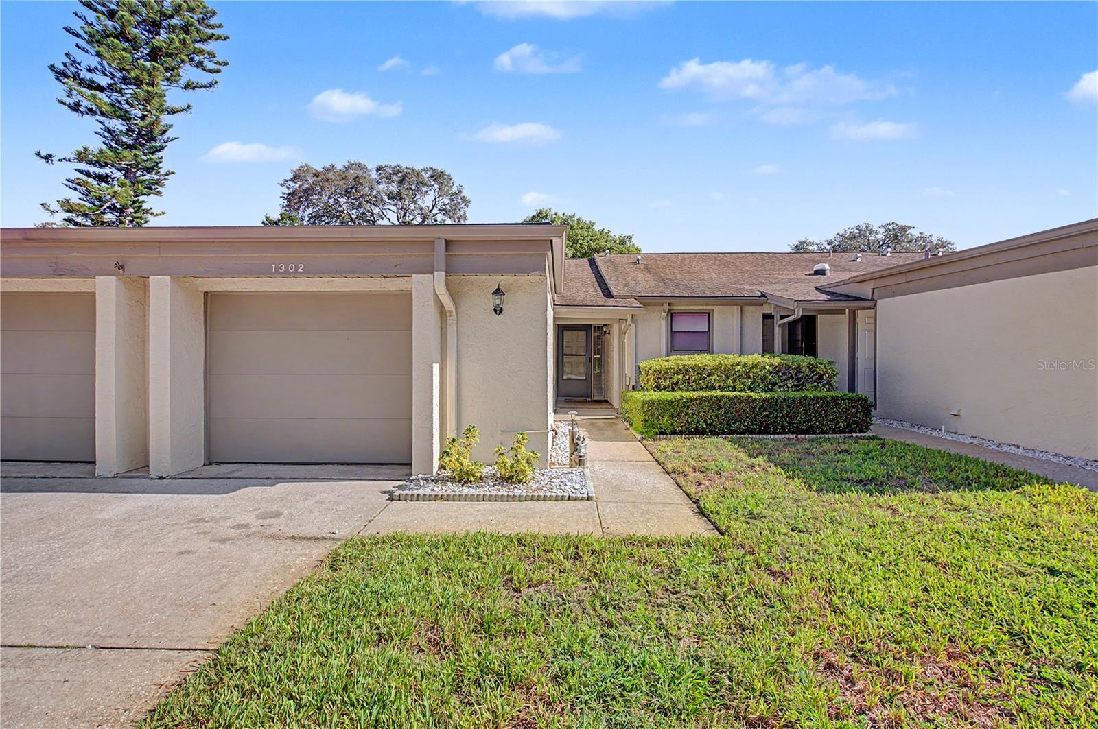 1302 Golfview Drive — photo