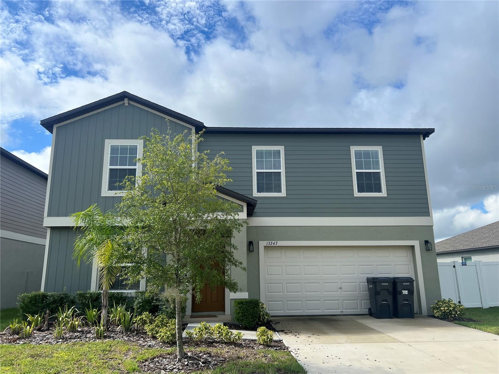 13247 Peachleaf Avenue — photo