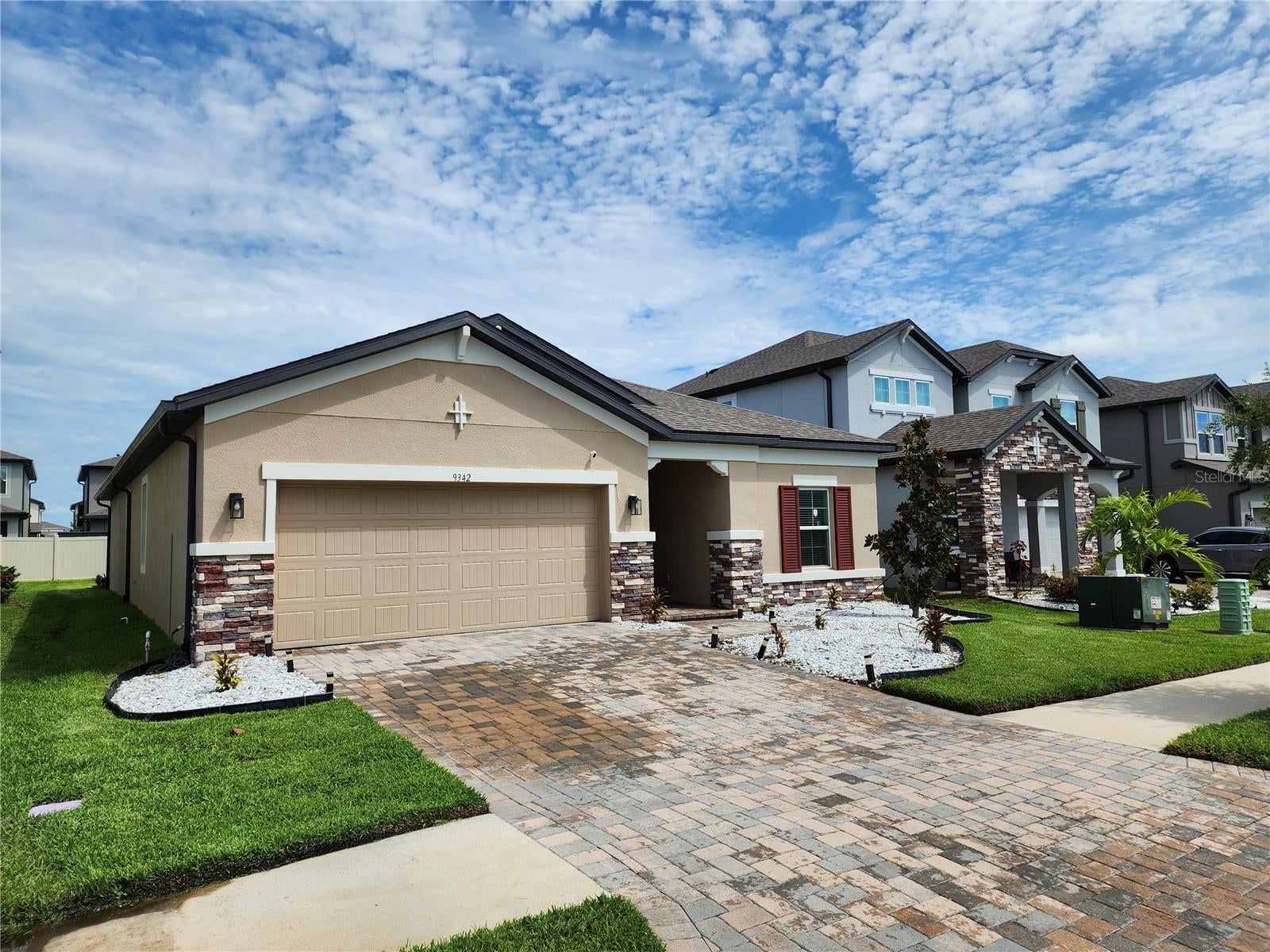 9342 Crescent Ray Drive — photo