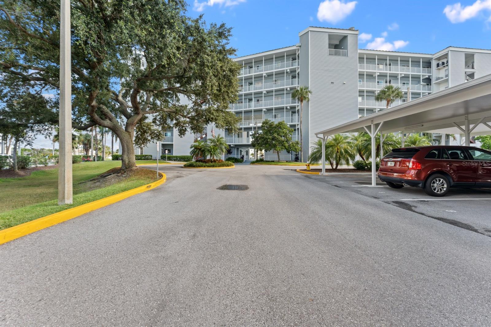 610 Island Way 408 — photo