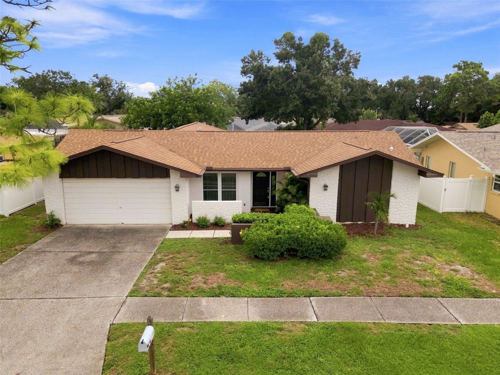 203 Hillcrest Drive — photo
