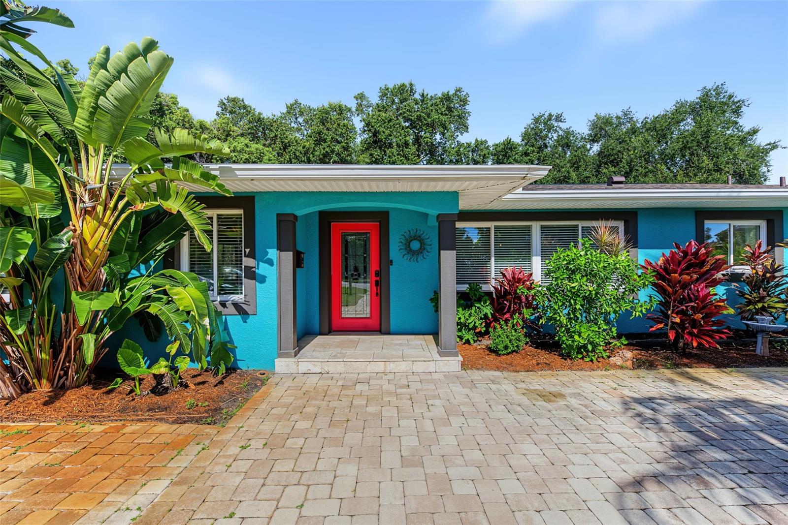 1616 Indian Rocks Road — photo