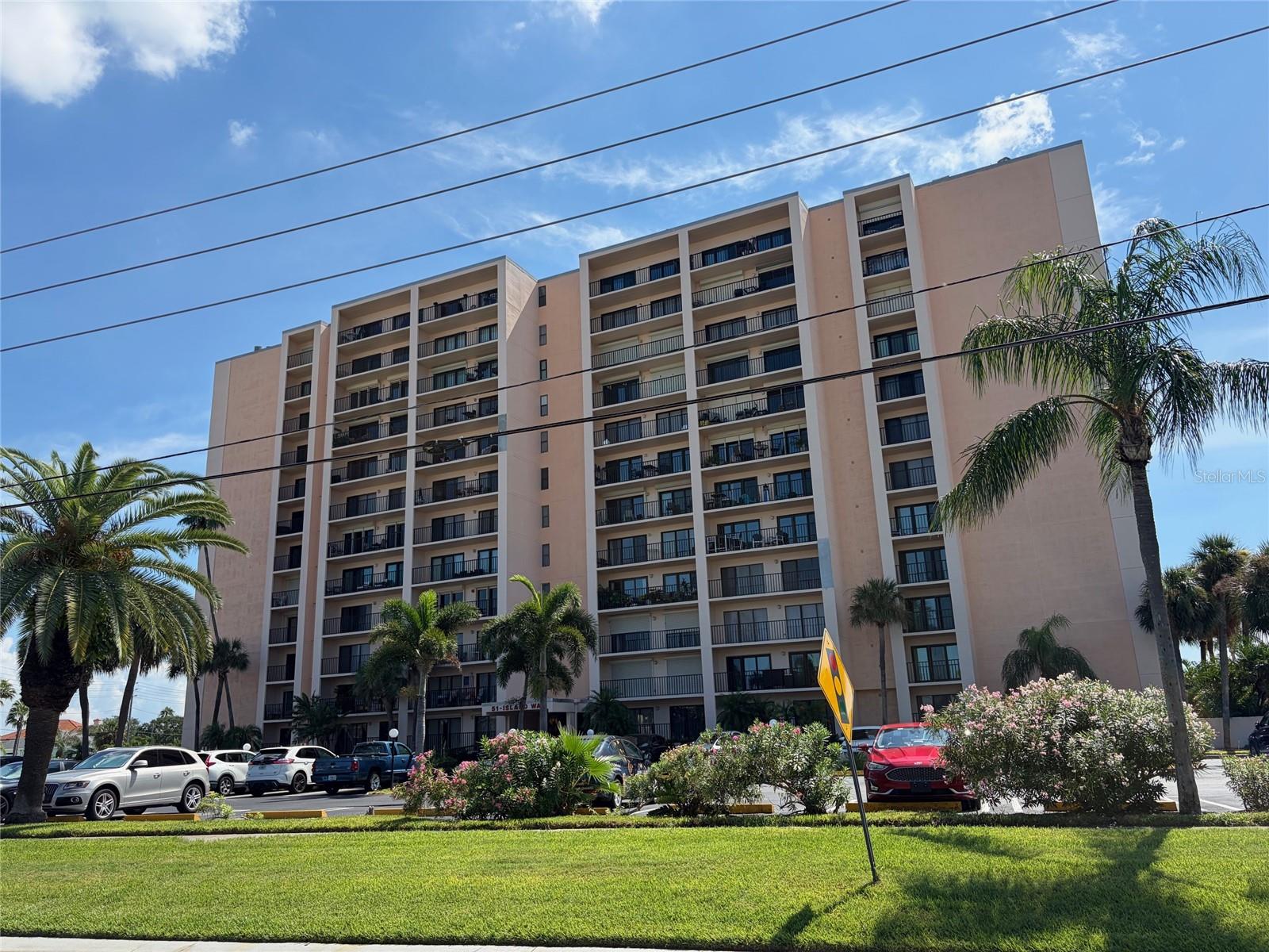 51 Island Way 801 — photo