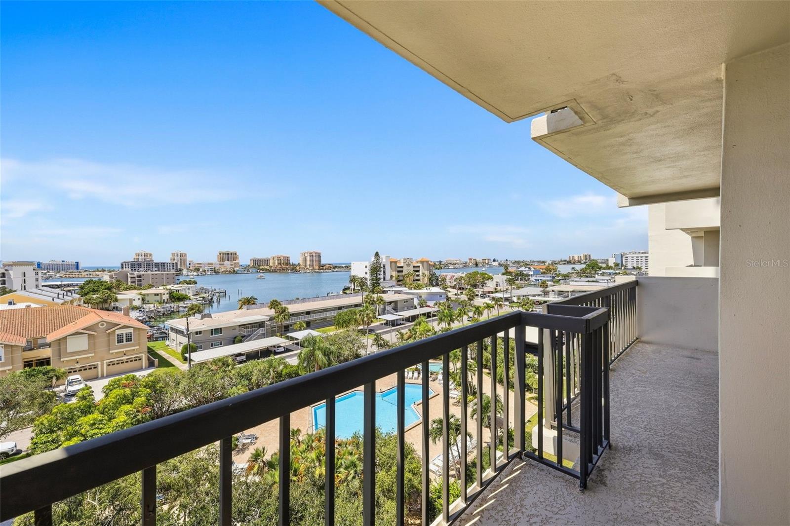 400 Island Way 701 — photo