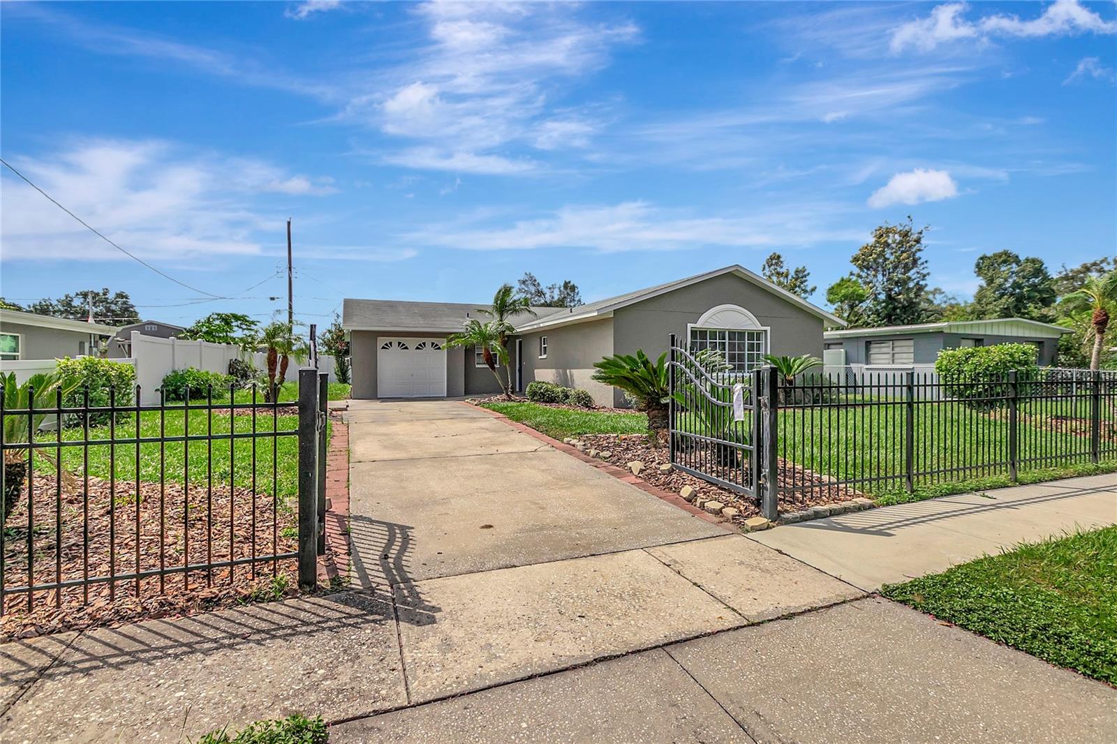 1713 Carnegie Circle — photo