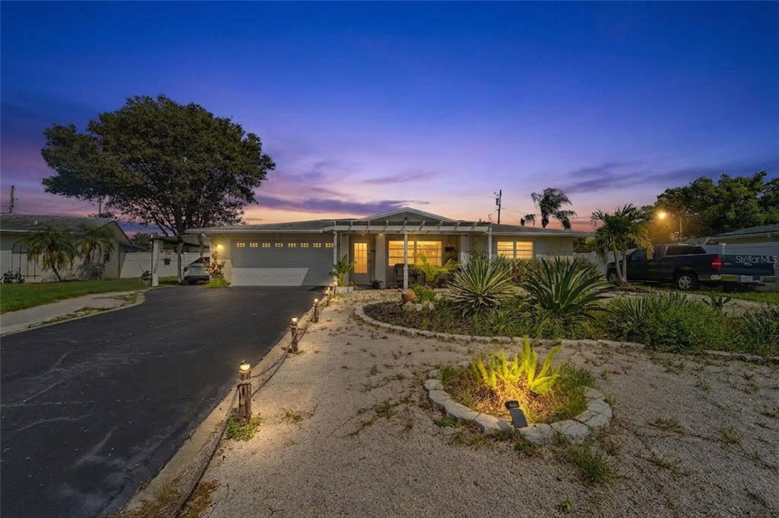 1779 Avon Lane — photo