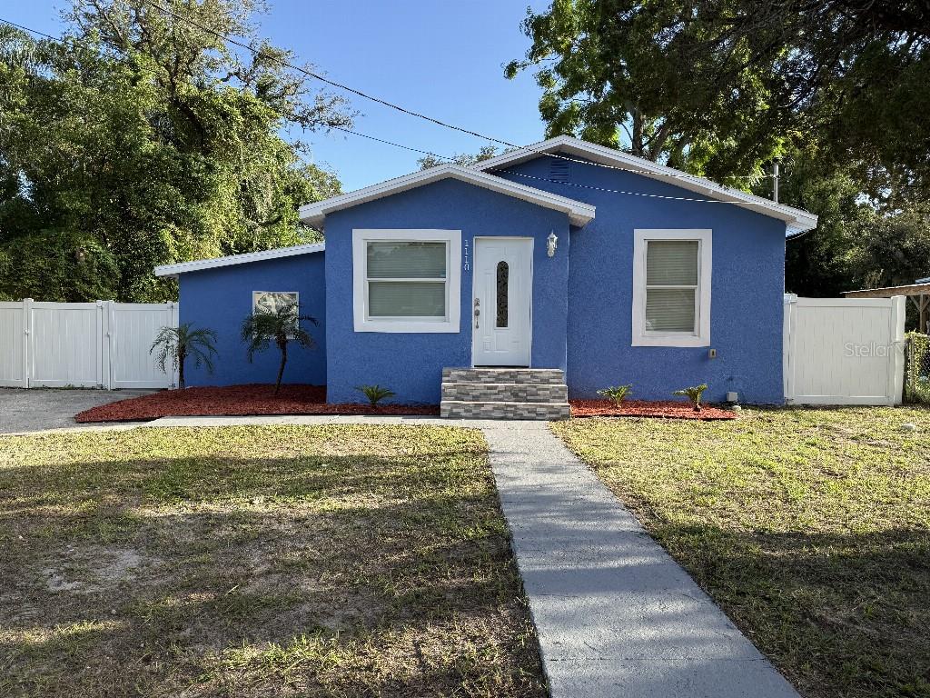 1110 W Knollwood Street — photo