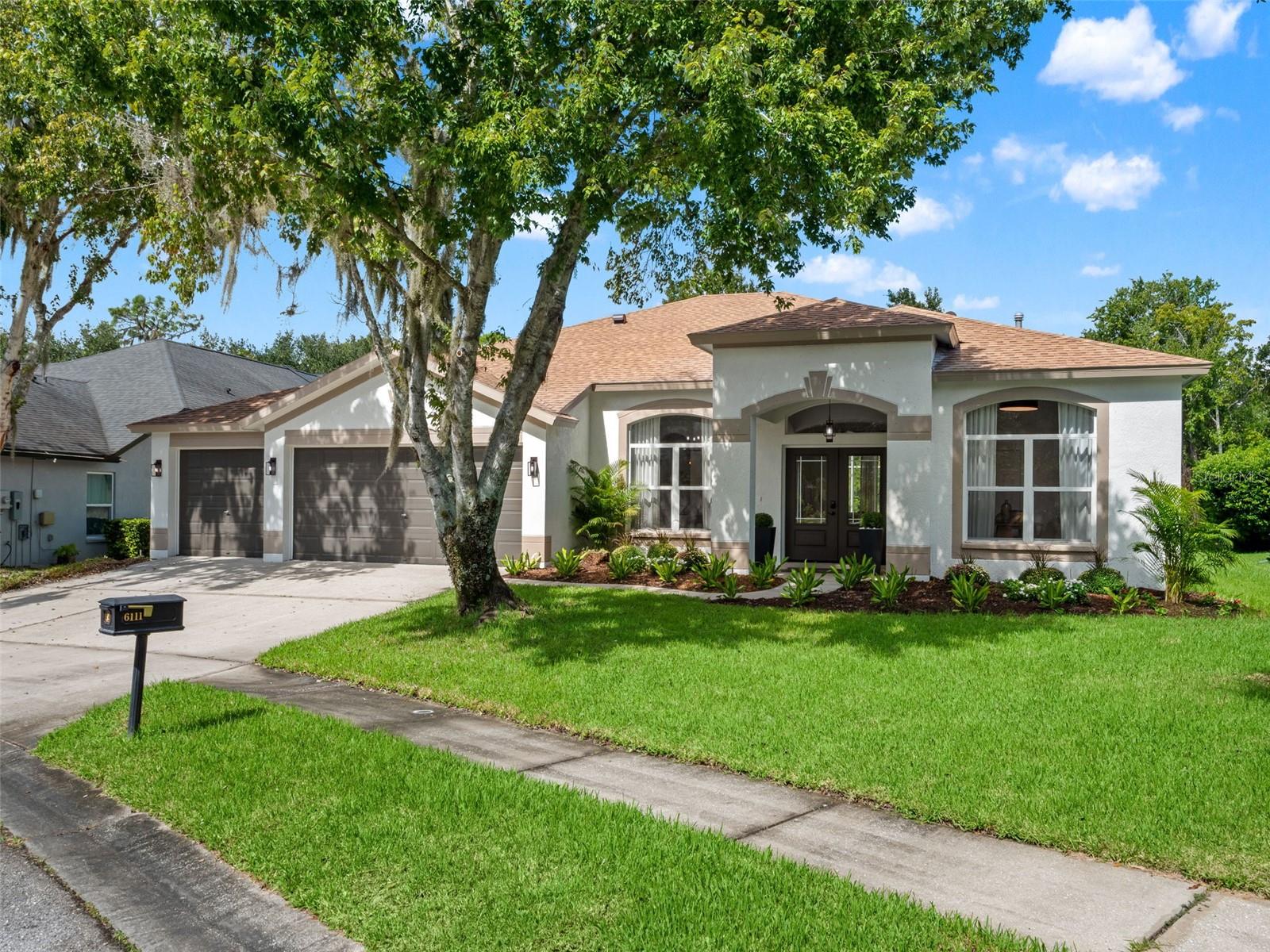 6111 Heroncrest Court — photo