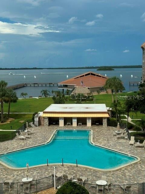 622 Edgewater Drive 523 — photo