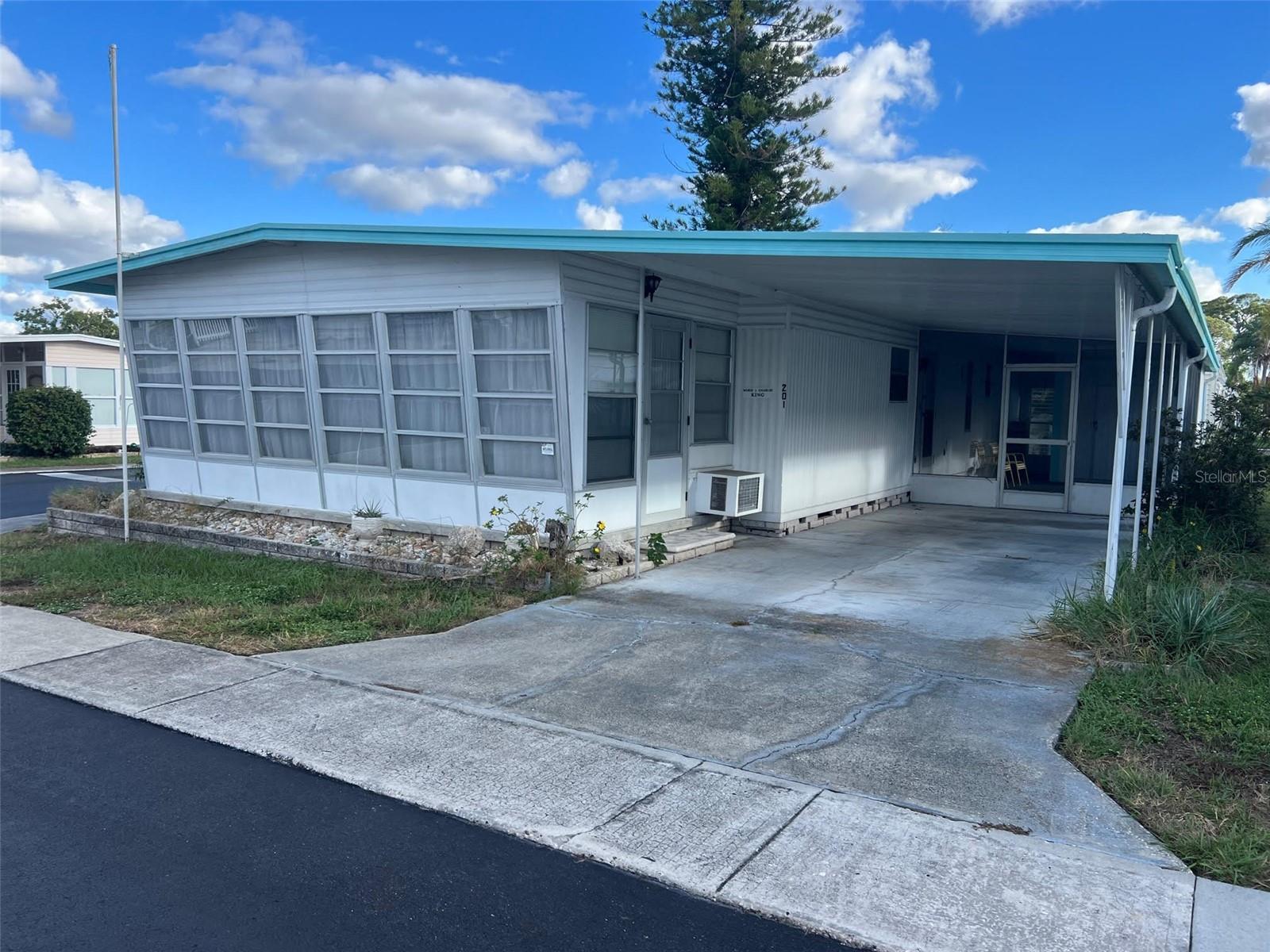 201 Royal Palm Circle — photo