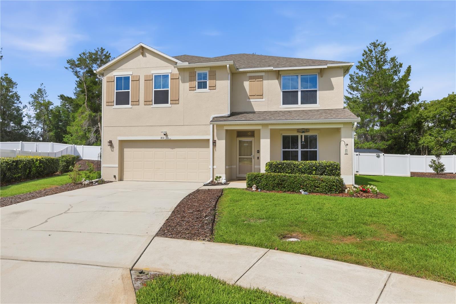 831 Oak Hollow Loop — photo