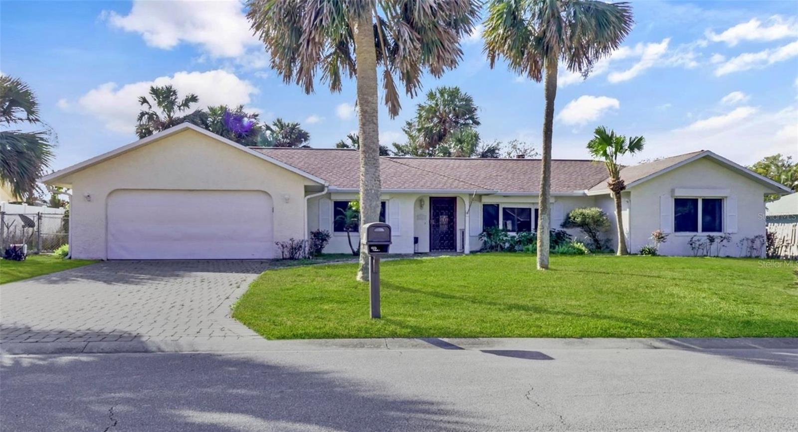 55 Bay Harbour Drive — photo