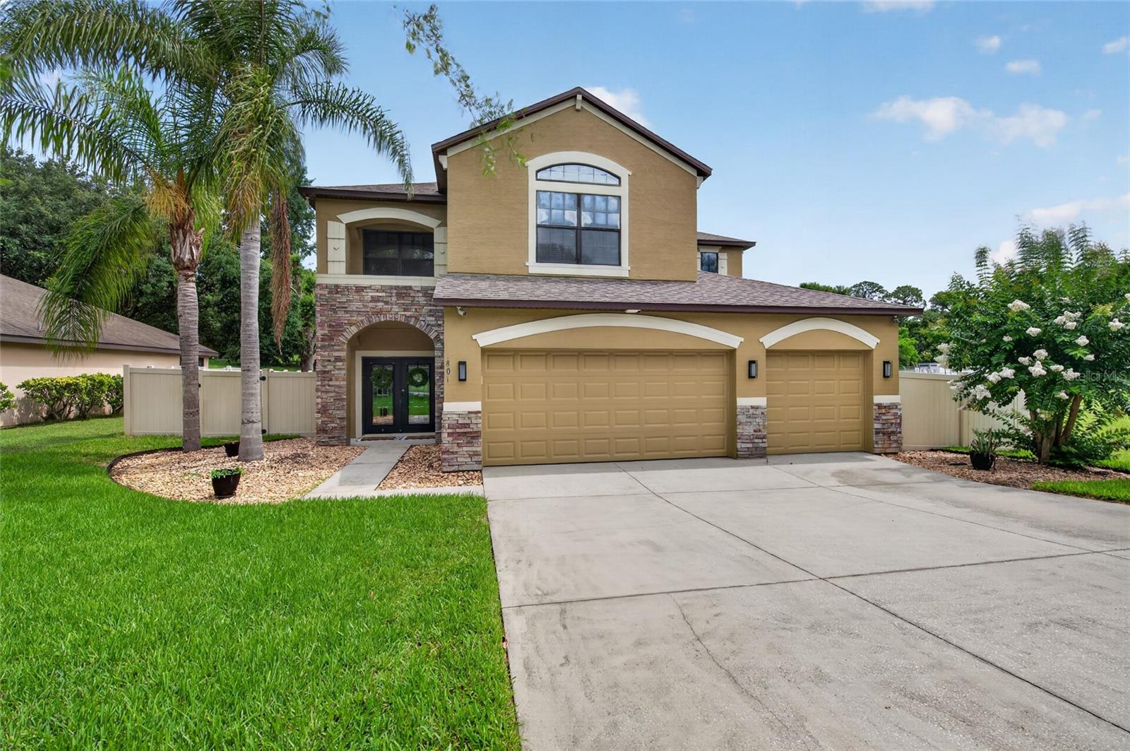 1801 Waterside Oaks Drive — photo