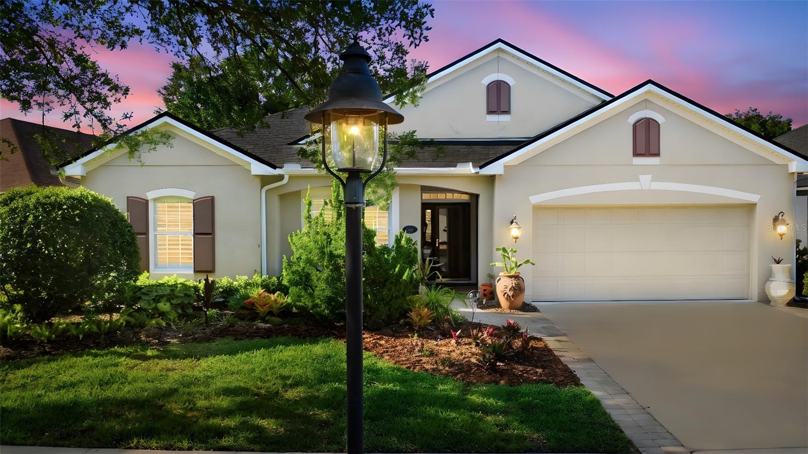 1609 Victoria Gardens Drive — photo