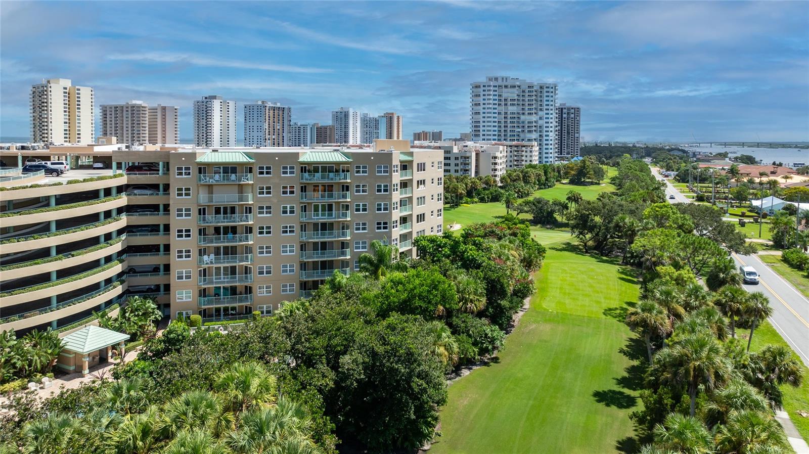 4 Oceans West Boulevard 705D — photo